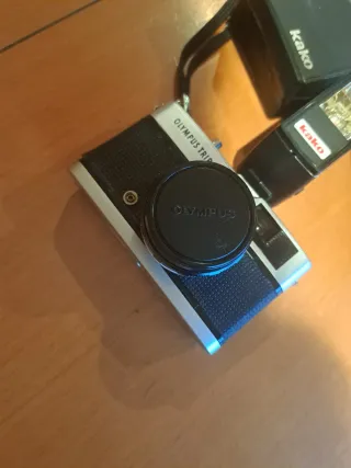 Olympus Trip 35 con flash Kako