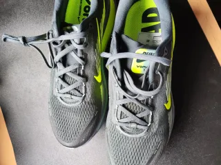 Nike Vomero 18 Talla 43