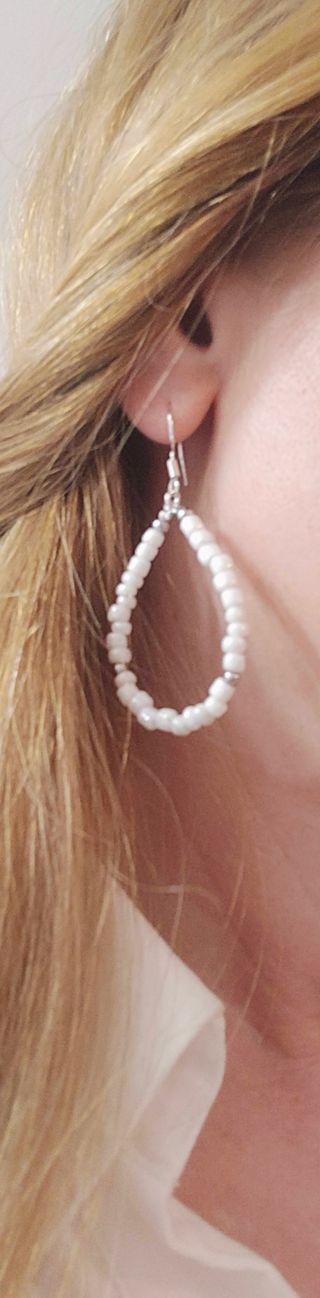 Pendientes con cuentas irregulares de concha