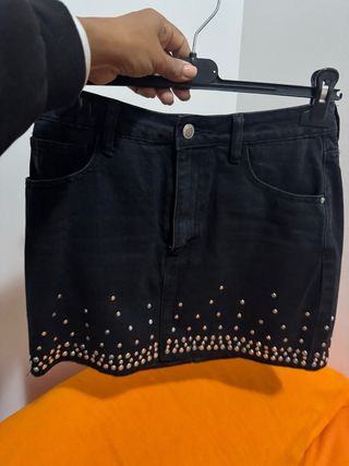 Gonna jeans mini con borchie