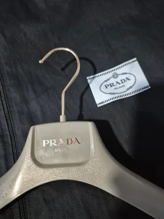 Porta abiti in cotone e appendiabiti Prada