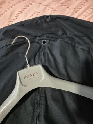 Porta abiti in cotone e appendiabiti Prada