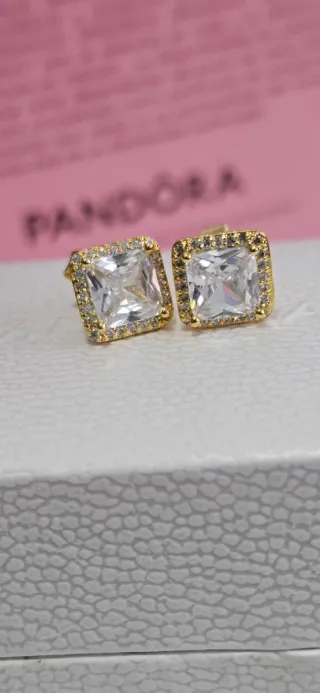 Pendientes Pandora Cuadrados Circonitas Dorados