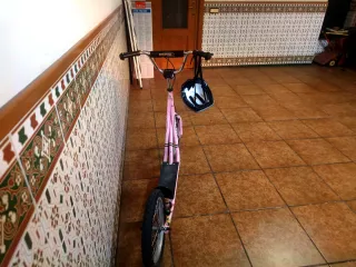 Patinete Scooter XXL rosa con casco