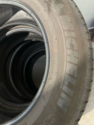 2 Michelin Latitude Sport 3 - 235/60/17