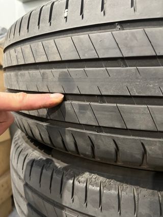 2 Michelin Latitude Sport 3 - 235/60/17