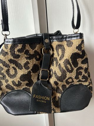 Bolso saco estampado leopardo