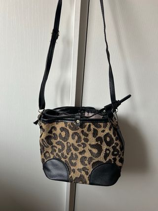 Bolso saco estampado leopardo