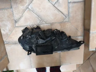 Faro delantero derecho Alfa Romeo 147