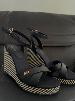Sandalias cuña Tommy Hilfiger nuevas