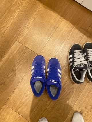 Adidas Campus azules y negras