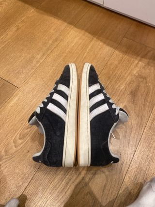 Adidas Campus azules y negras