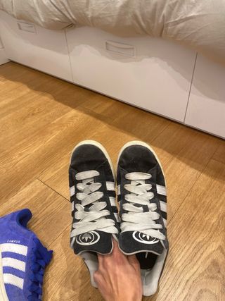 Adidas Campus azules y negras