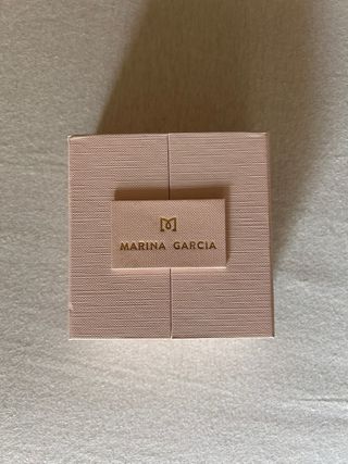 2 pulseras Marina García en diferentes tonos.