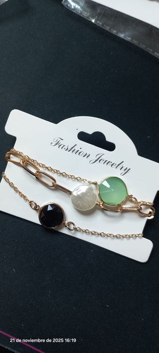 Pulsera con piedras negras y verdes bisutería