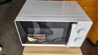 Microondas Taurus Compacto 700W + Grill