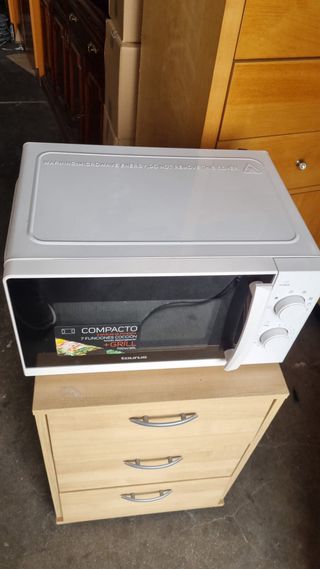 Microondas Taurus Compacto 700W + Grill