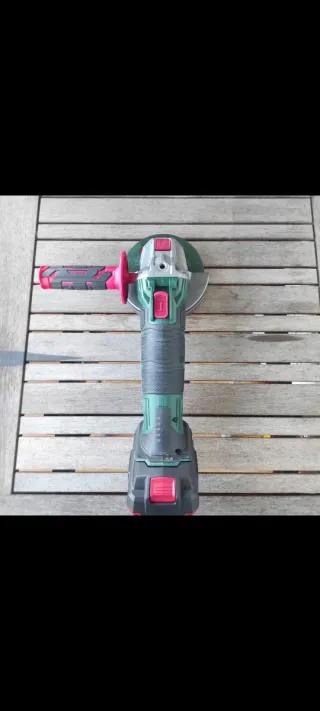 Radial y taladro atornillador