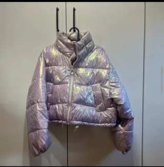 Chaqueta acolchada iridiscente morada