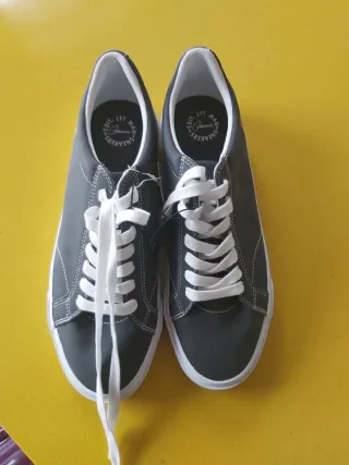 Zapatillas grises Genuine