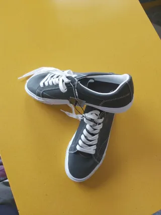 Zapatillas grises Genuine