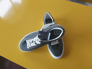 Zapatillas grises Genuine