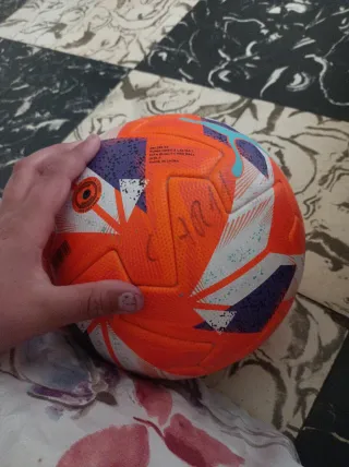 Balón de fútbol naranja FIFA Quality Pro