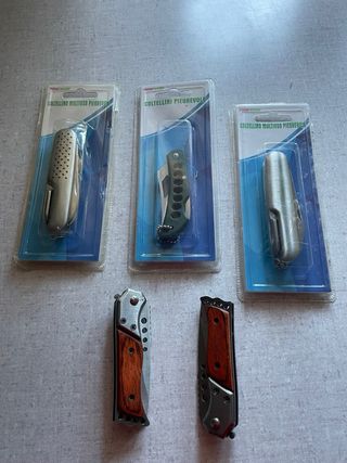 Coltellino multiuso pieghevole