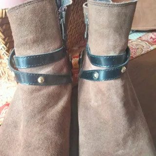 Botines Dansi Ante Marrones