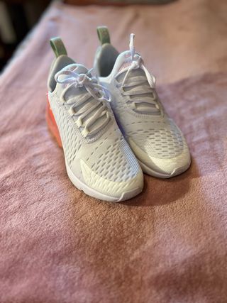 Nike Air Max 270 T.35.5 Blanco y Rosa