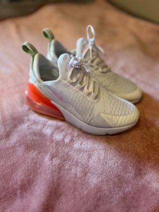Nike Air Max 270 T.35.5 Blanco y Rosa