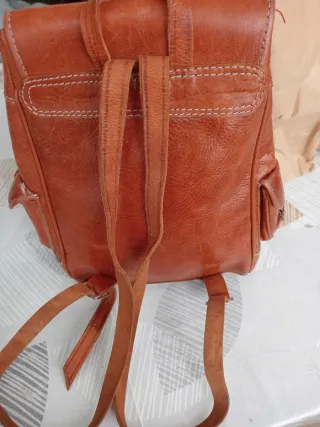 Mochila de piel con estampado étnico