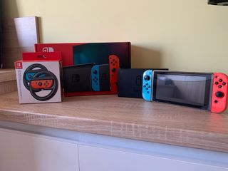 Nintendo Switch V2 Azul y Rojo - Como nueva