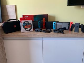 Nintendo Switch V2 Azul y Rojo - Como nueva