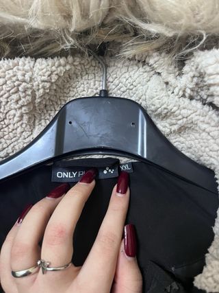 Parka nera con pelliccia rimovibile