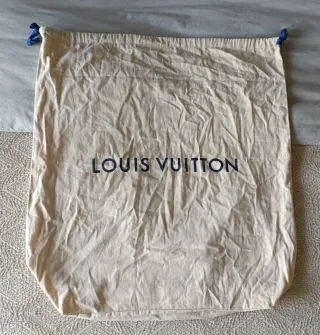 Bolsa guardapolvo Louis Vuitton beige