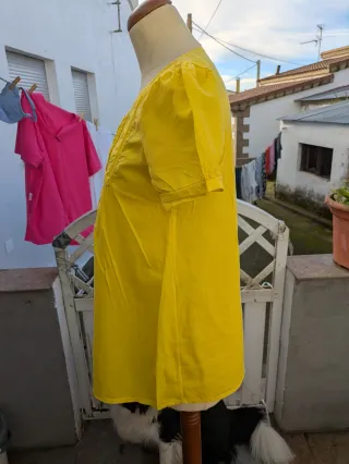 Blusa amarilla manga corta talla M