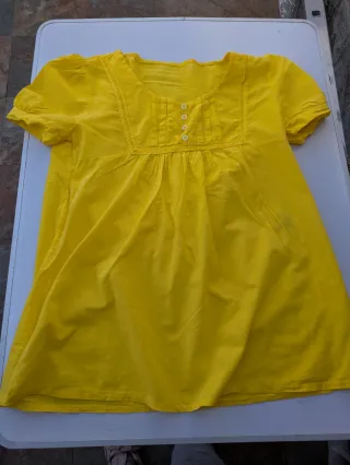 Blusa amarilla manga corta talla M