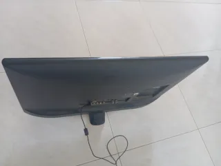 Televisión LG Negra smart tv 28 pulgadas