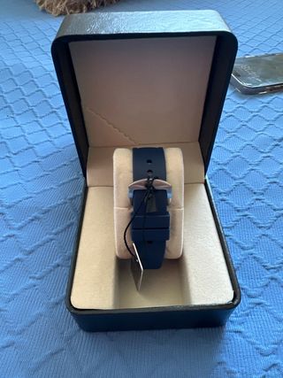 Reloj Negro y Plateado