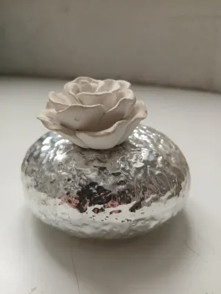 Dispenser profumo decorativo con rosa