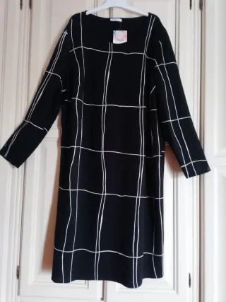 Vestido Luisa Viola Negro con Blanco