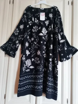 Vestido Luisa Viola floral negro y blanco