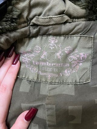 Giubbotto verde militare con cappuccio rimovibile