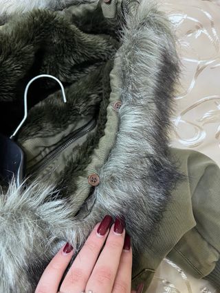 Giubbotto verde militare con cappuccio rimovibile