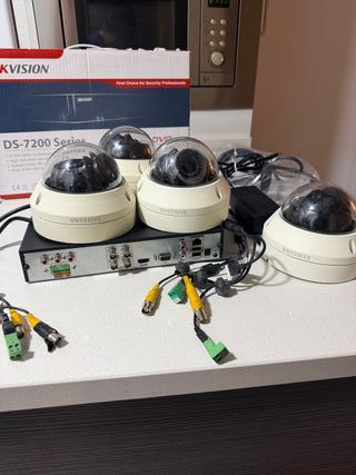 Kit completo DVR Hikvision + 4 Cámaras