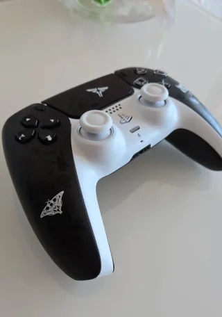 Mando PS5 The Last of Us