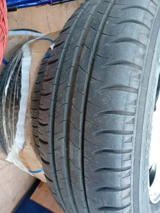 4 Neumáticos Michelin 175/65 R15