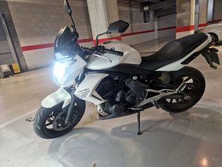 Kawasaki ER6N Moto