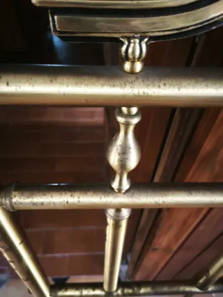 Dos cabeceros de bronce antiguos